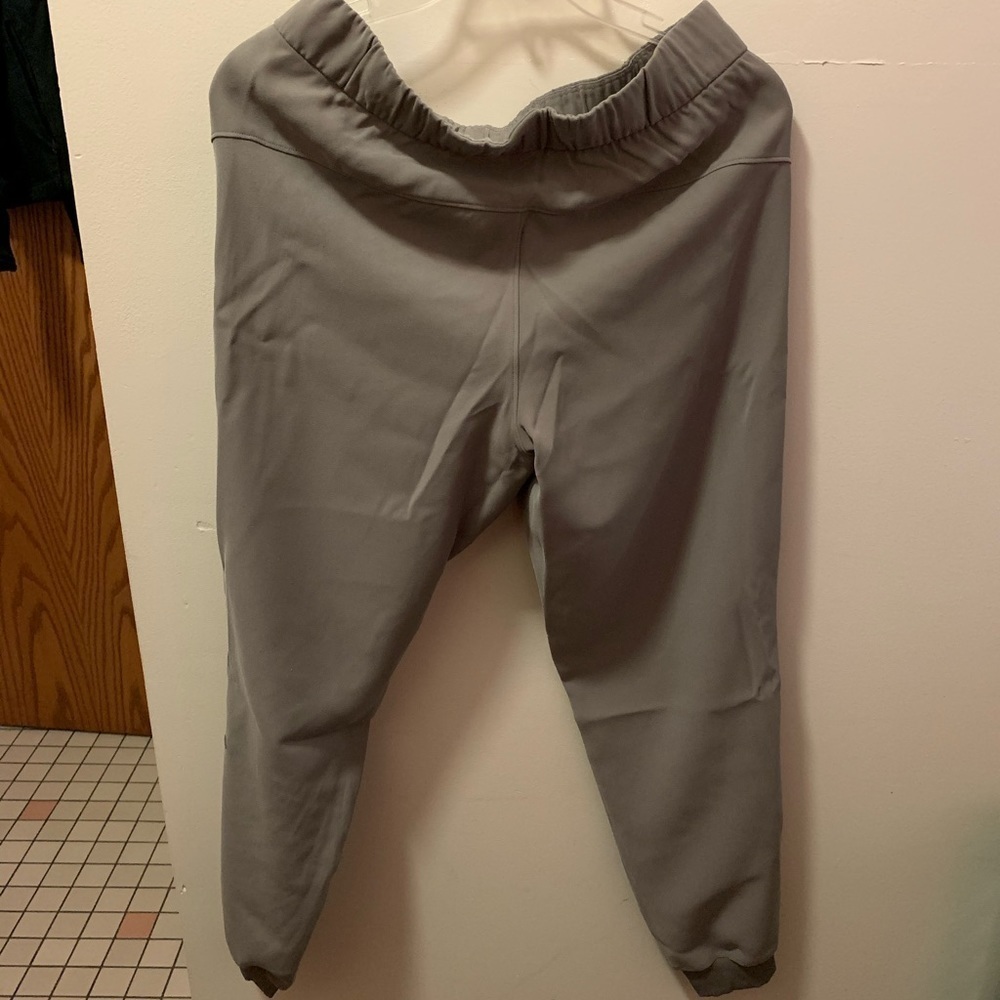 NWOT Lululemon On the Fly Jogger View 4